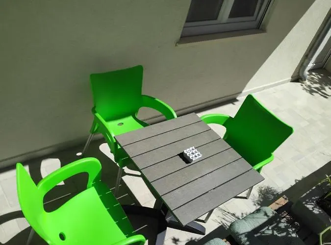 Appartement Emaro *