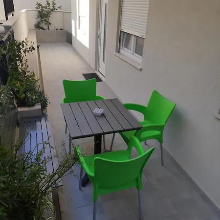 شقة Emaro *